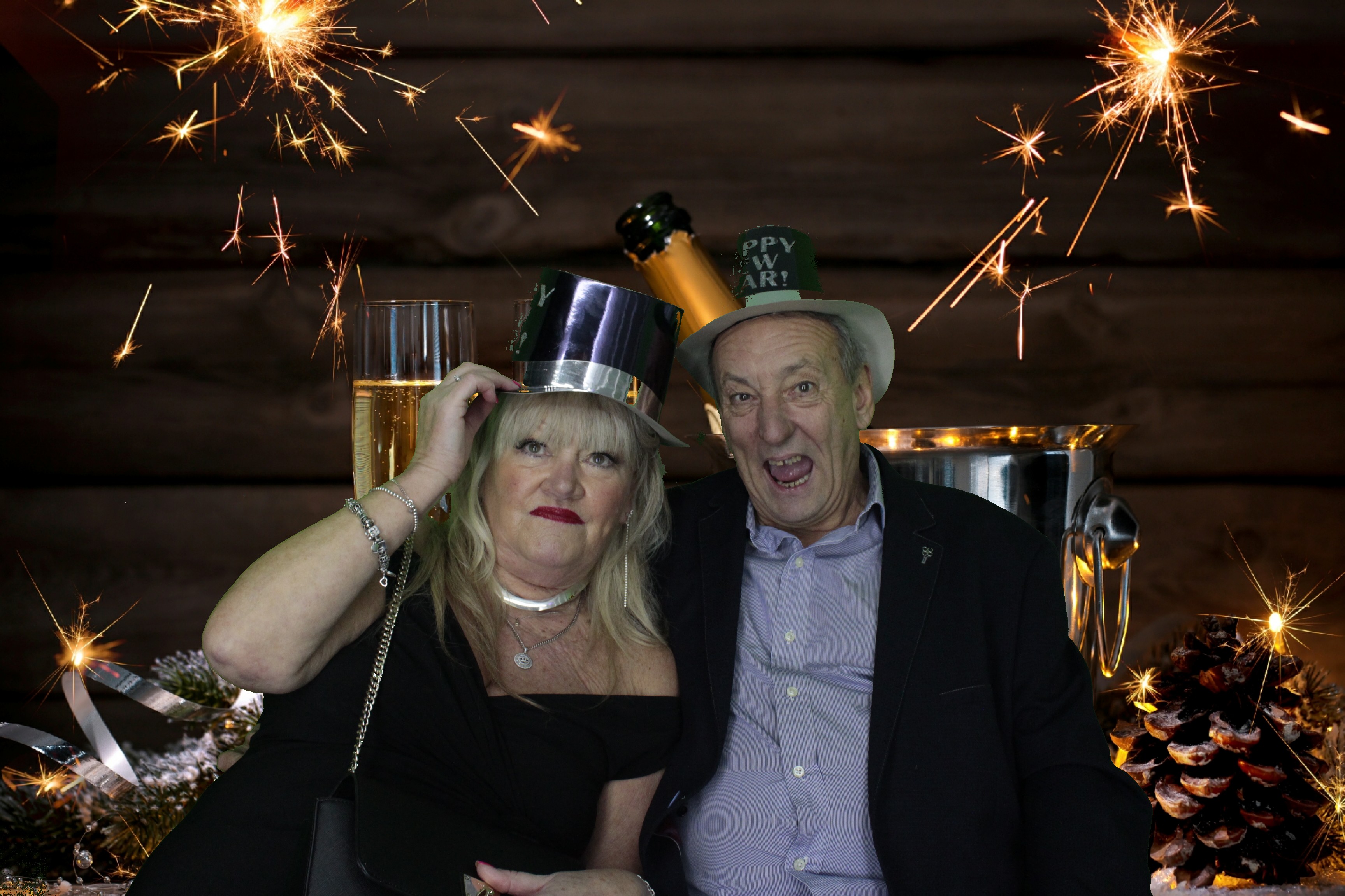 NYE Party | View more photos from the event at gallery.myphotoboothexperience.co.uk/u/MyPhotoBoothExperienceLtd/NYE-Party